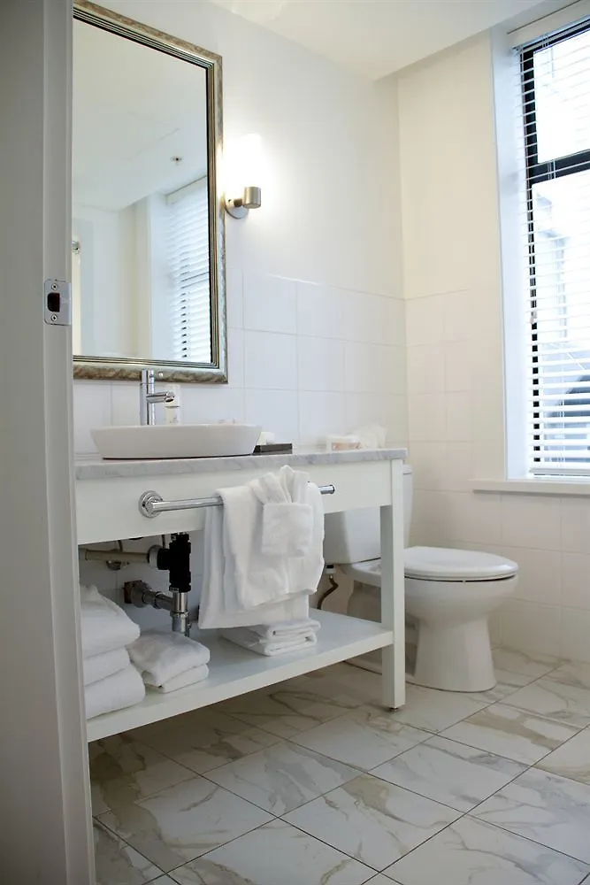 ויקטוריה Hotel Rialto 4*,  קנדה